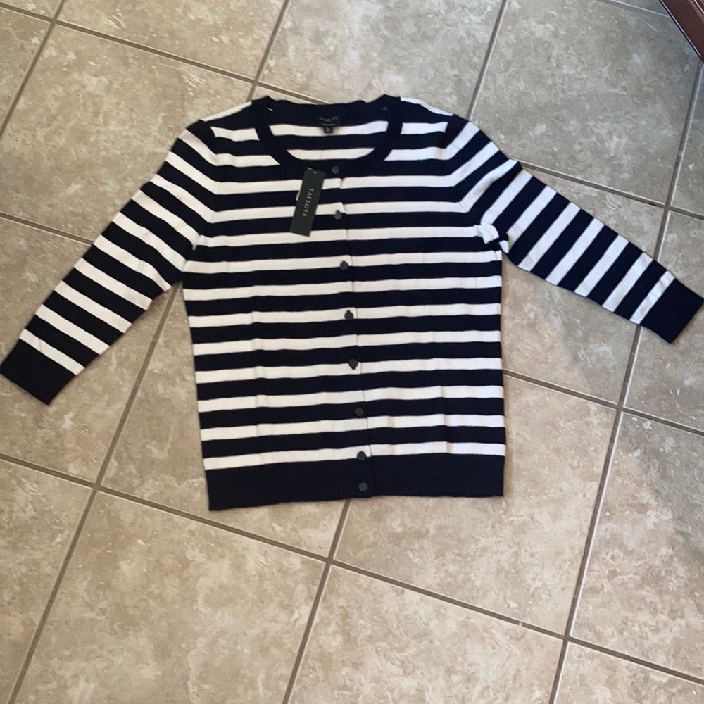 Women’s striped black and white shirt